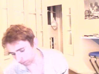 Wiwi égratigne "Travel the world"