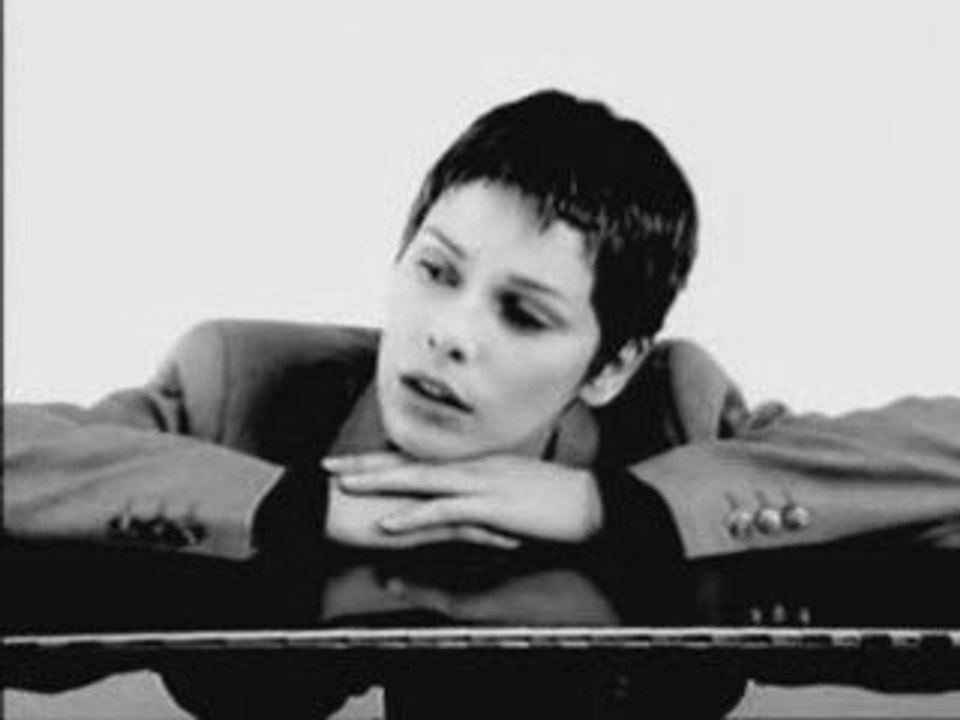 CLIP L'ENNEMI DANS LA GLACE ALAIN CHAMFORT MUZIK FRANCE HQ