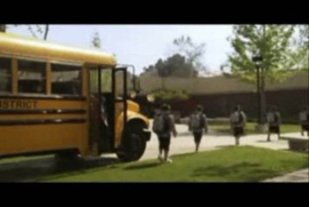 Weeds Intro - Season 2 Episode 1 - Elvis Costello