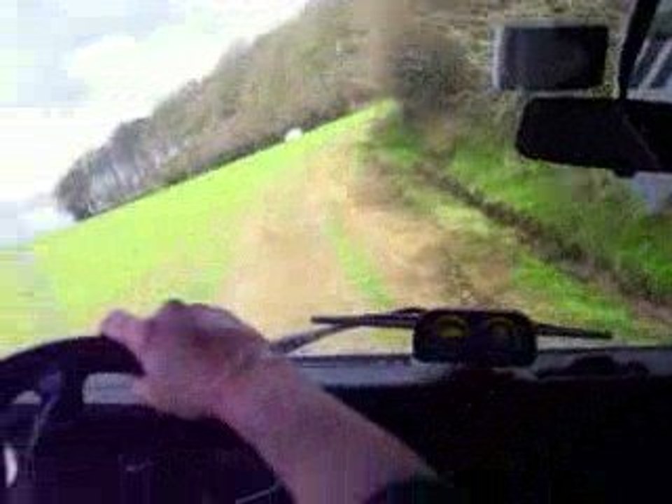 triangle vert 09 à bord d'un dfender 110