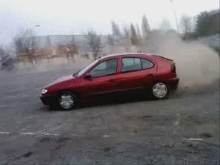 drift voiture derapage megane controle fun pub ghost ri