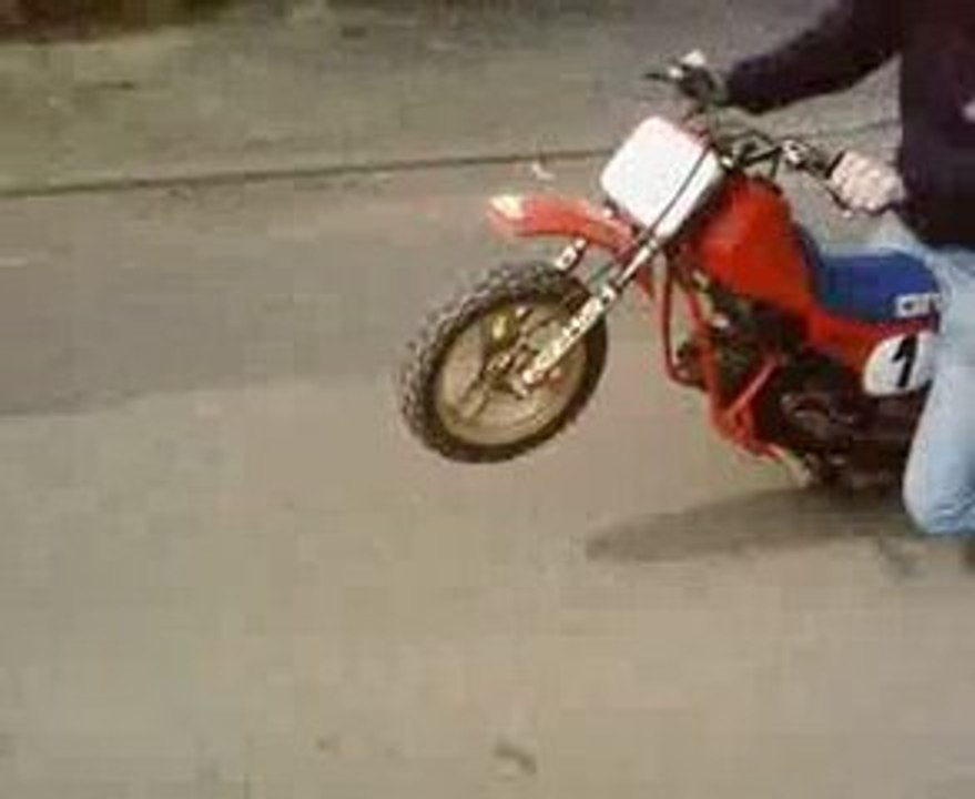 damien le pilot de moto cross en wiling