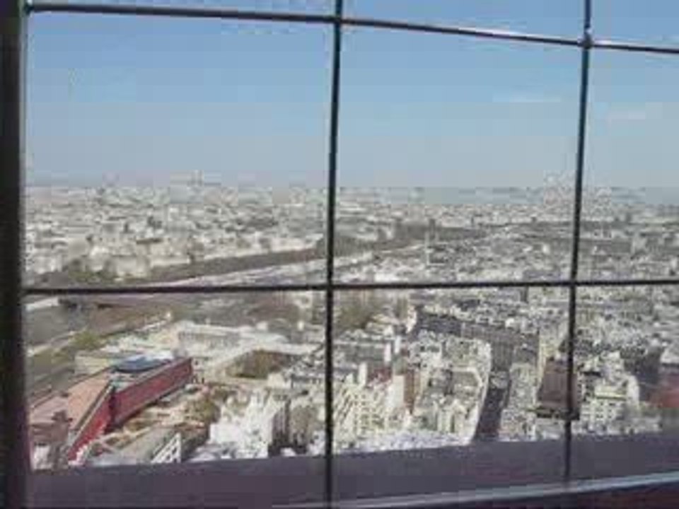 Monté des marches eiffel