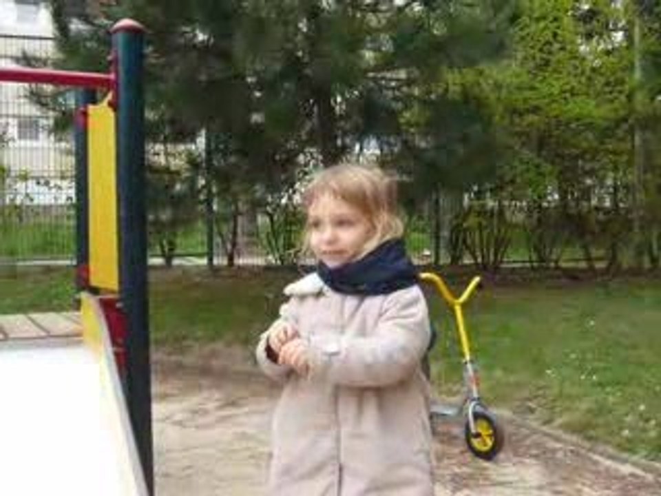 pâquerettes et toboggan