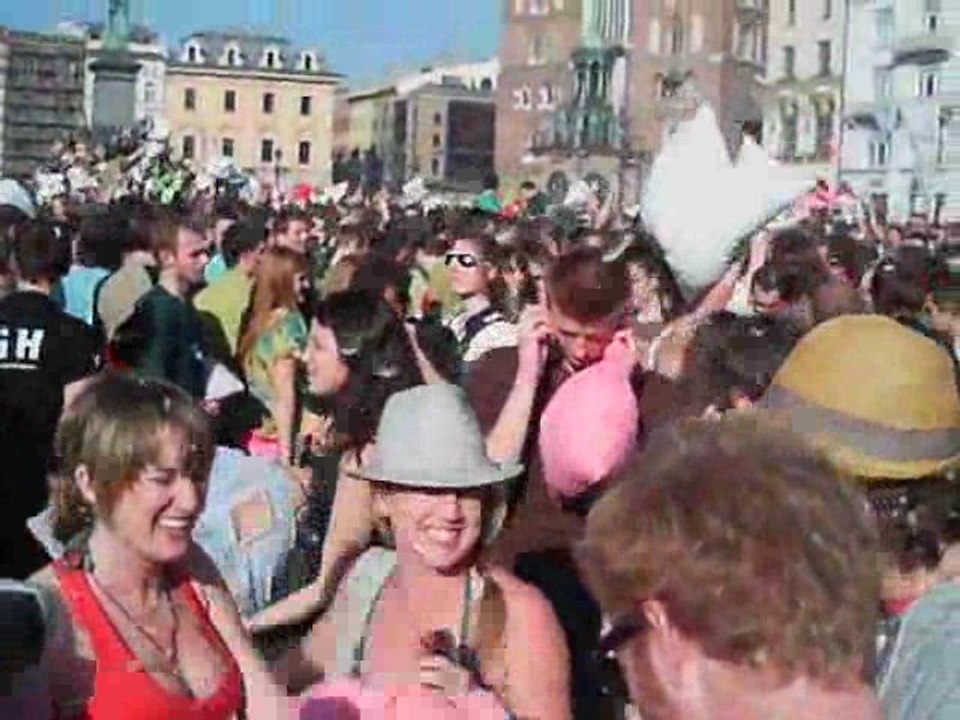 Kraków: studencka bitwa na poduszki