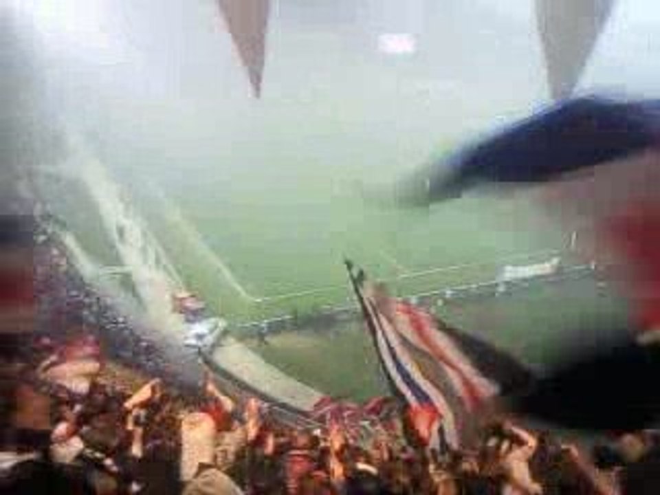 AMBIANCE AUTHENTIKS TRIBUNE G PSG-OM