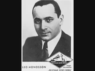 Oskar Joost u.s. Orchester-Zwei Treppen links im Treppenhaus