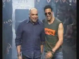 Akshay Unbuttoned Celebrity Aircraft Charters.