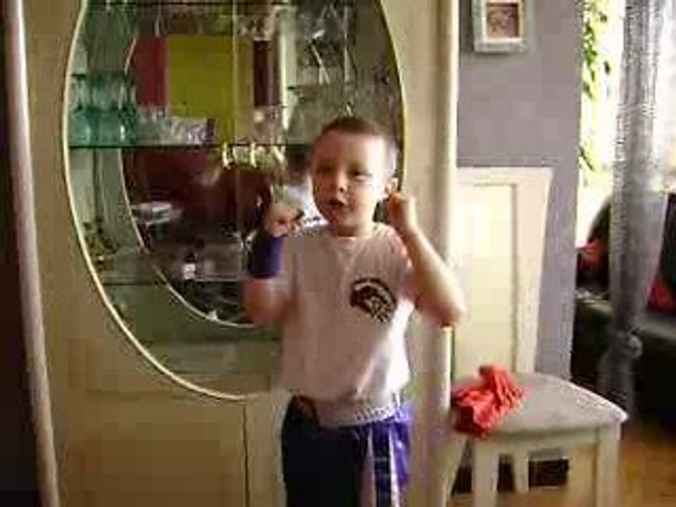 noa lopez boxe americaine  80 pompes a 7ans