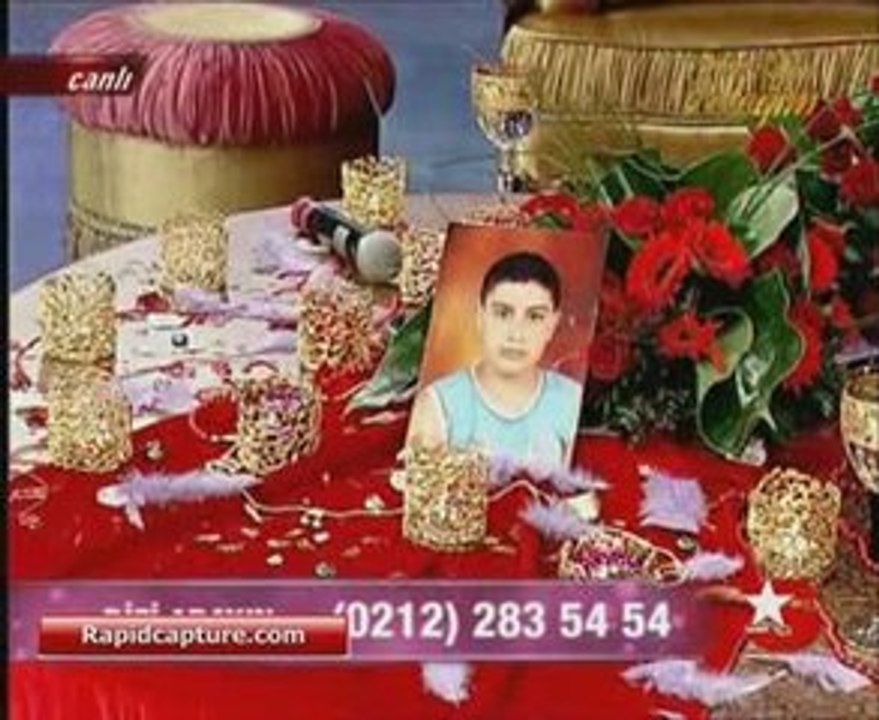 Petek Dinçöz Maviler İçinde Çok Güzell