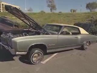 Hot Vida Guerra Judges Low Rider Car Show