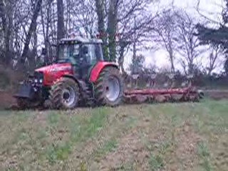 tracteur avec charrue