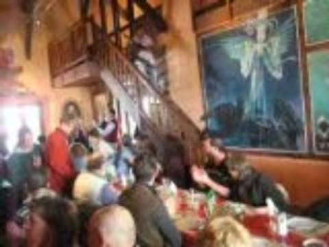 Plateau des Glières 05.04.09 en attendant le repas ambiance