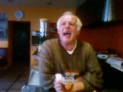 Fou rire de pépé(Venez déclencher son fou rire illimité .