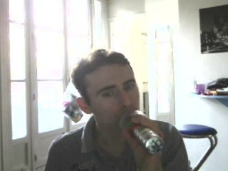 Wiwi égratigne "Madame Robert"