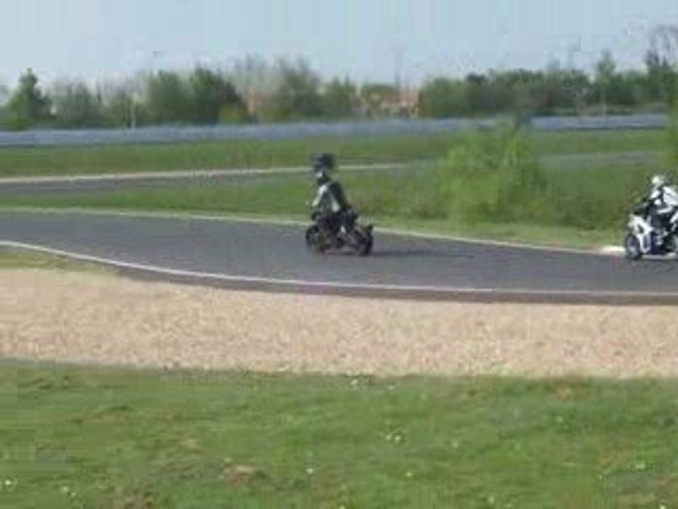 circuit carole sv 650 s et fz1 julien et nico 12
