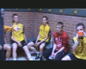 Dans les vestiaires à la mi temps