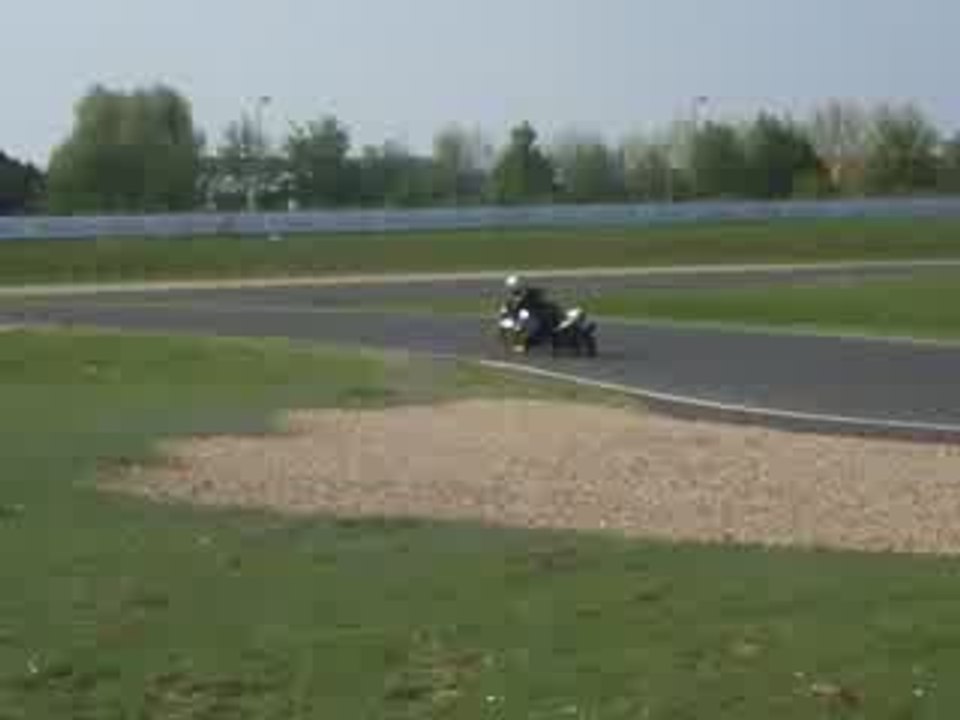 circuit carole sv 650 s et fz1 julien et nico 13