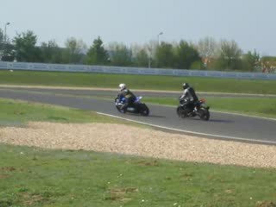 circuit carole sv 650 s et fz1 julien et nico 15