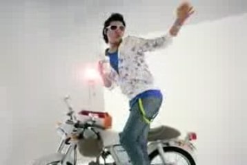 Lee Min Ho - Dunkin Donuts CF (20s)