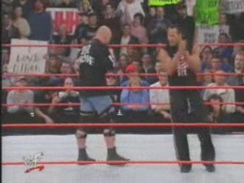 Stone Cold Steve Austin & The Rock Sing - Raw 2001