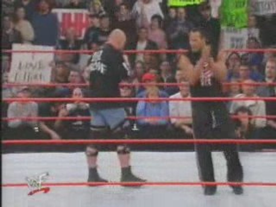Stone Cold Steve Austin & The Rock Sing - Raw 2001