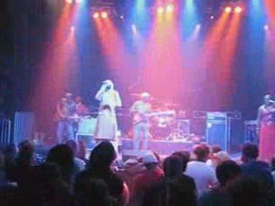 Junior Kelly - Rasta should be deeper (live @ Berlin 09)