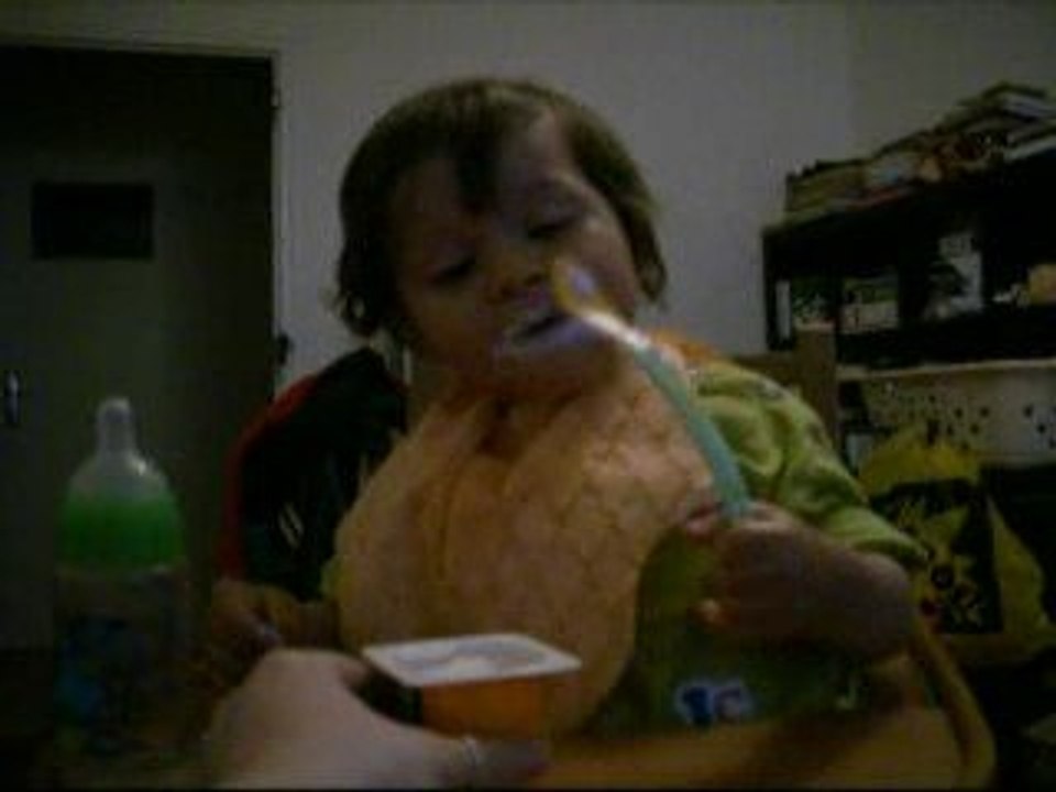 bebe thimo mange son dessert