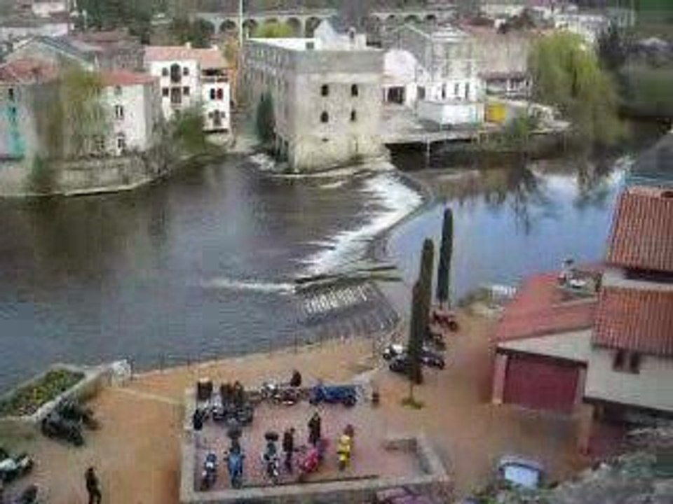 la vue du haut du chateau de clisson