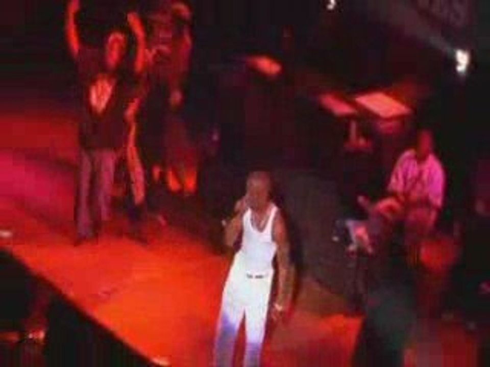 2 pac - dumpin hit em up LIVE by BOHUN