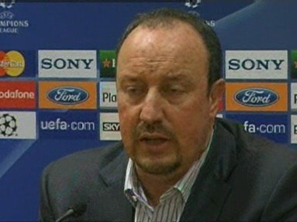 Rafa Benitez says Alex Ferguson is 'scared' of Liverpool