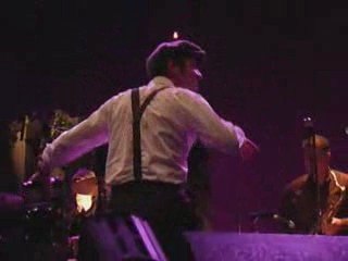 Yves Jamait Performs 'Célibataire' at La Cigale 🎶