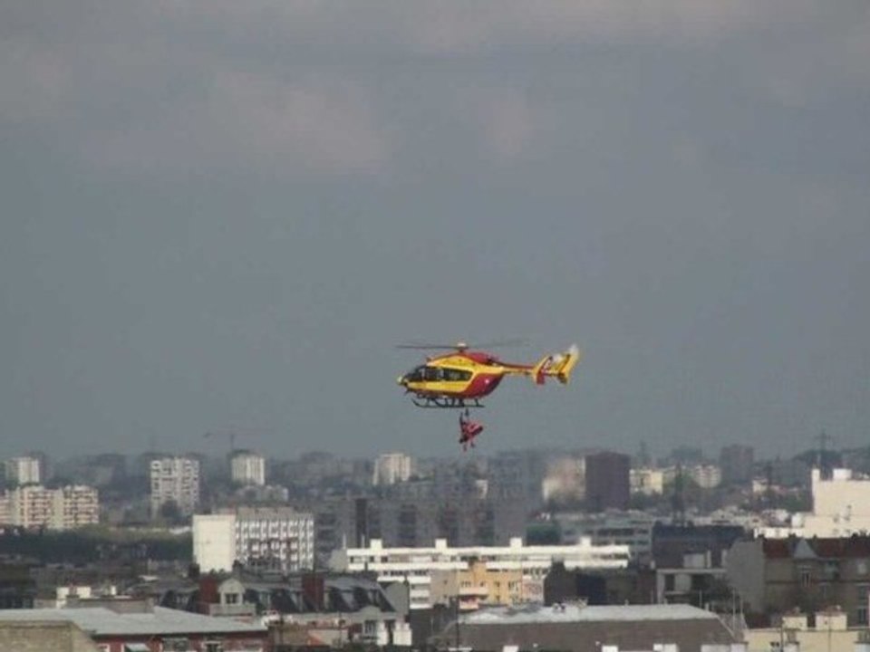 Hélitreuillage à la Garenne-Colombes