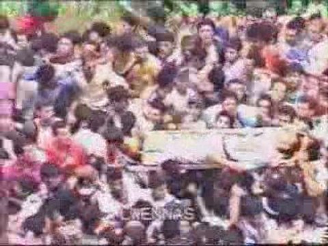 Kabylie: l'enterrement de Matoub Lounes (Lounes-le-kabyle)