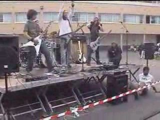 Pull Harder On The String Of Your Martyr (Cover Live)-BROTT