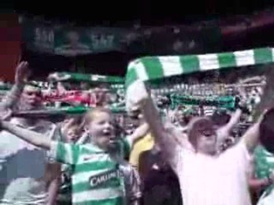 ULTRAS CELTIC FANS You'll Never Walk Alone!!! Chant!