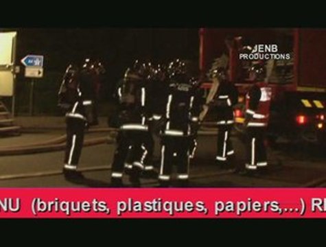 100 pompiers à Champigny Incendie d'entrepôt (Noisy-le-Sec)