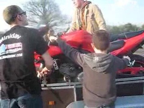 Déchargement moto vigeant