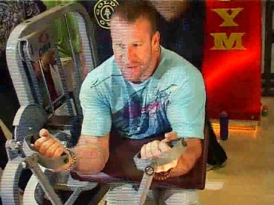 Golds Gym _ Pure Fitness