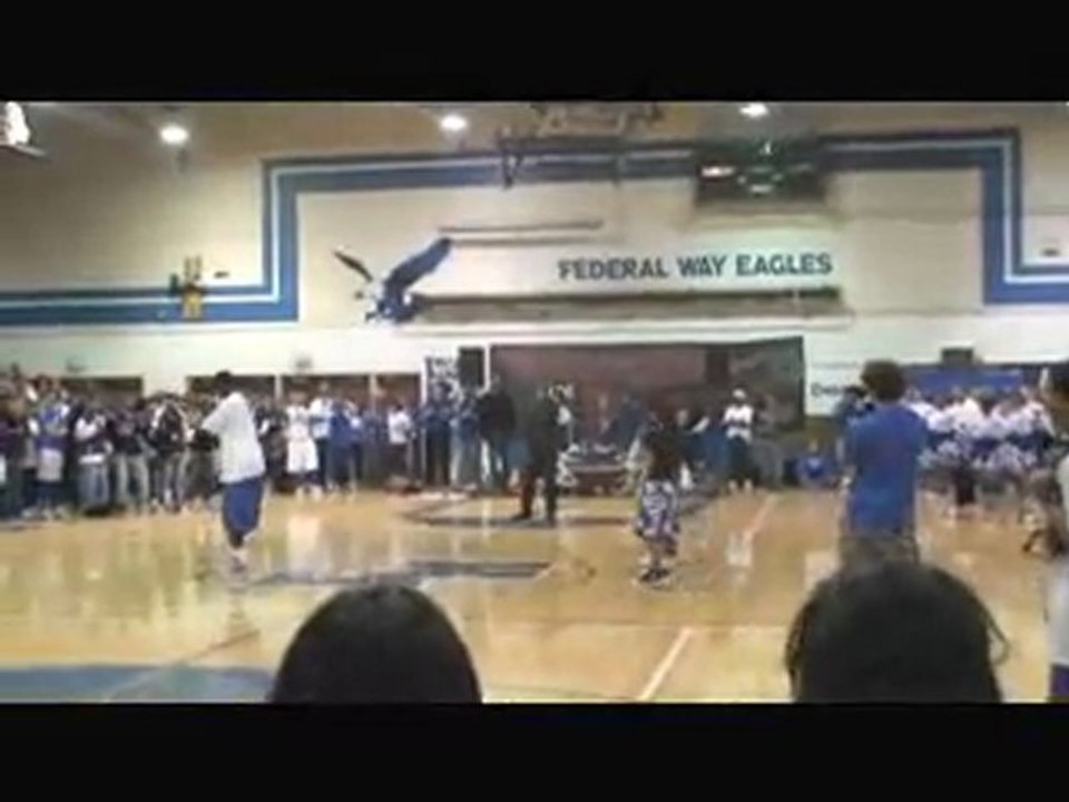 Shyan Selah Performs Hollywood Blvd Live at Federal Way High