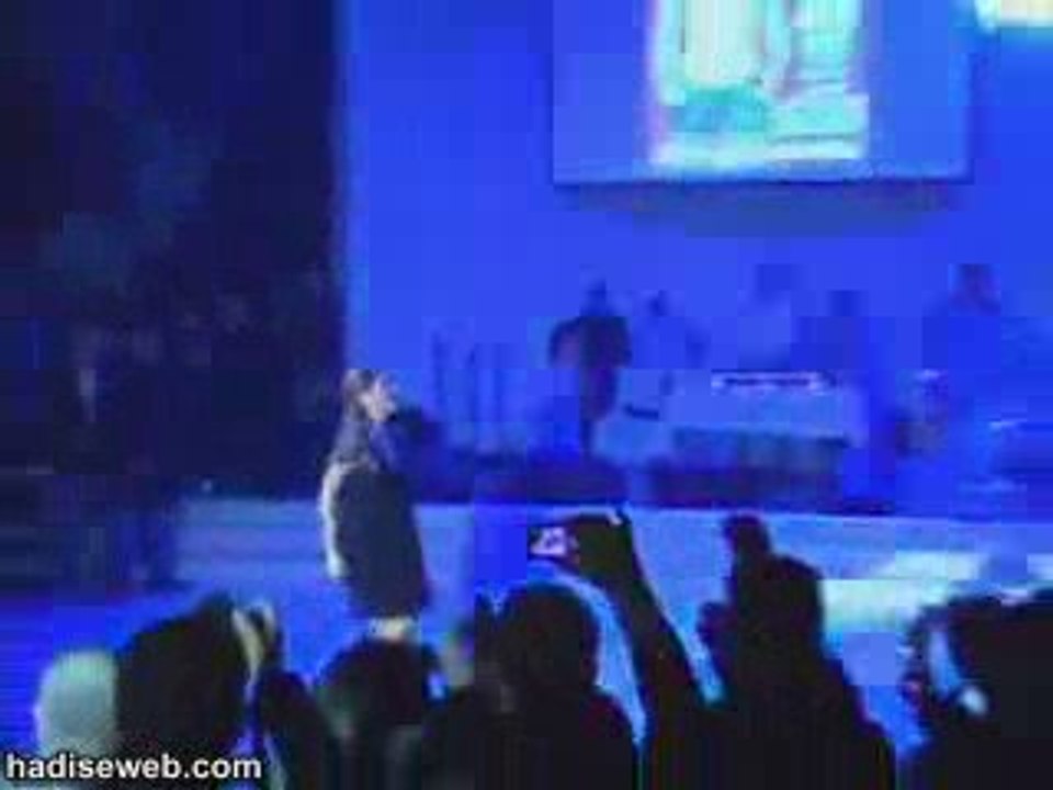 Hadise Gümülcine Dum Tek Tek Performansı