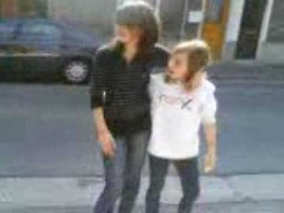 marie qui a 11 ans maitrise clara qui a aussi 11 ans