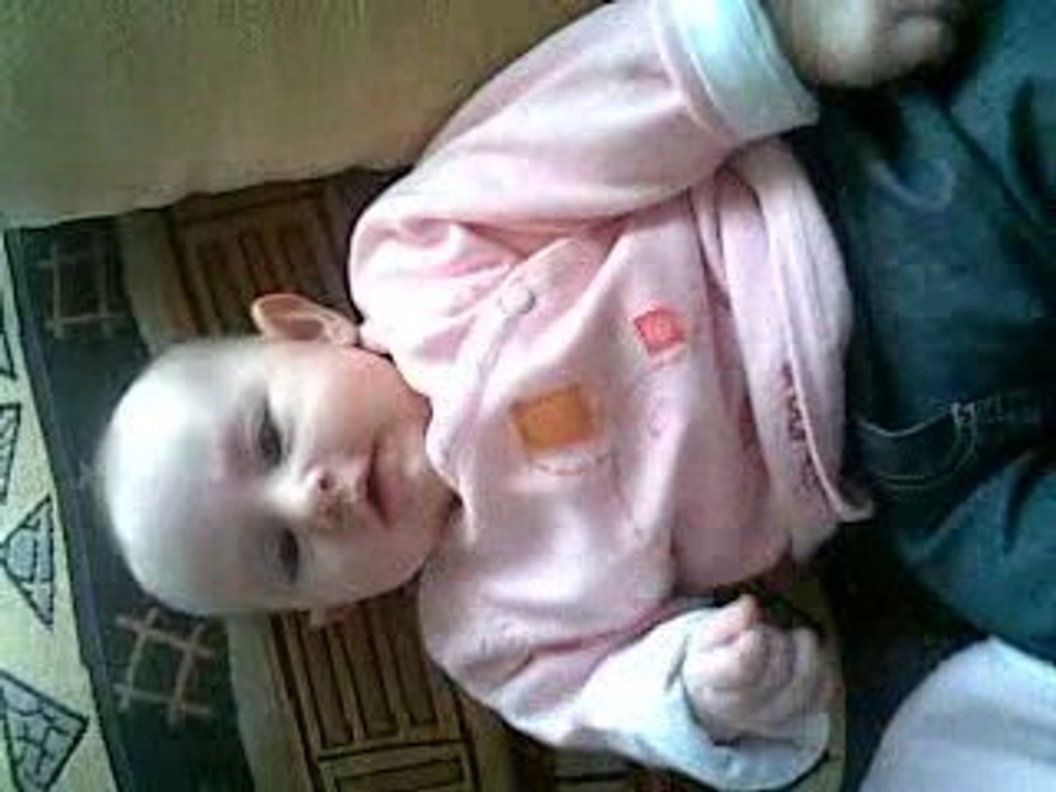 margot 3 mois a déja son sacré caractere