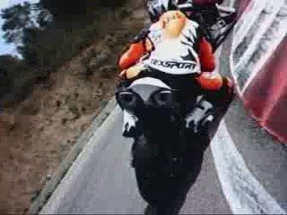 Ales en Kawasaki Er-6n