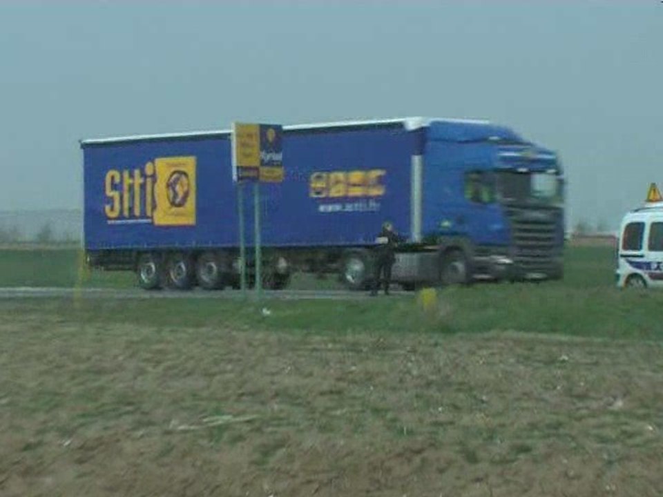 beauvais : camion dépanné sur la RN 31