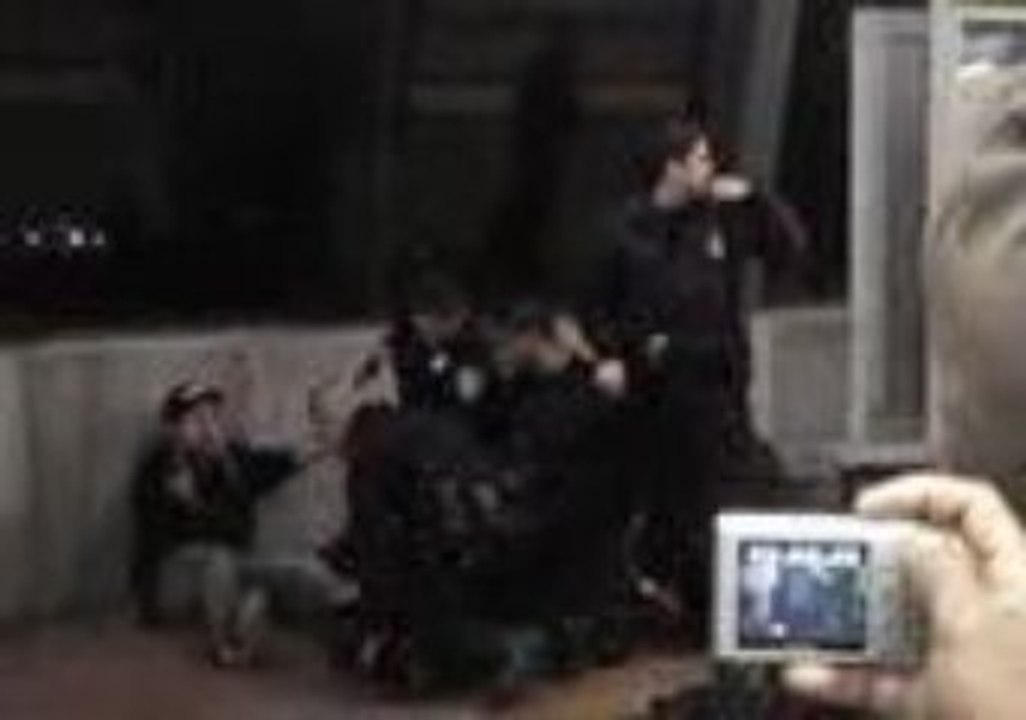 Un policier abat un homme non armé dans le métro