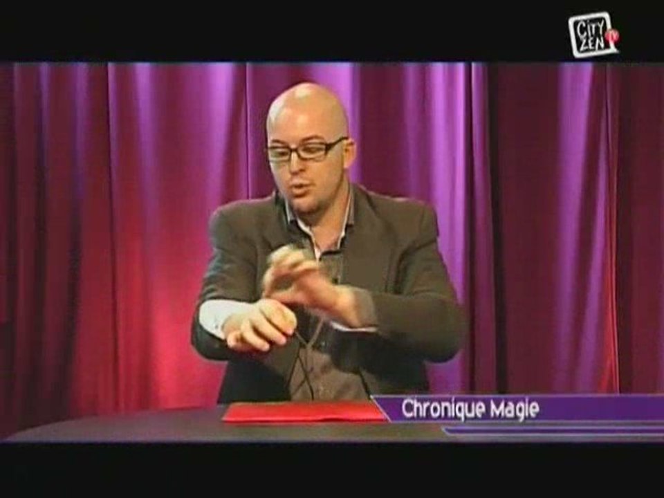 Magie : Le tour des menottes et l'élastique
