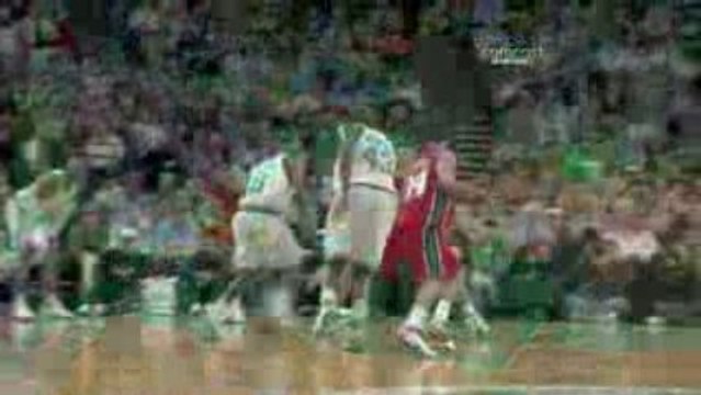 NBA Vince Carter gets in the passing lane and converts the s