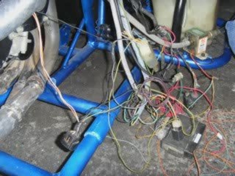 Montage du karting 600 gsxr avec Greg Yohan et moi