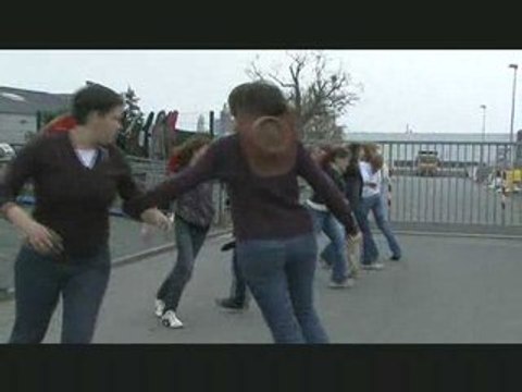 Les danseuses s'entrainent pour le Carnaval de Cholet